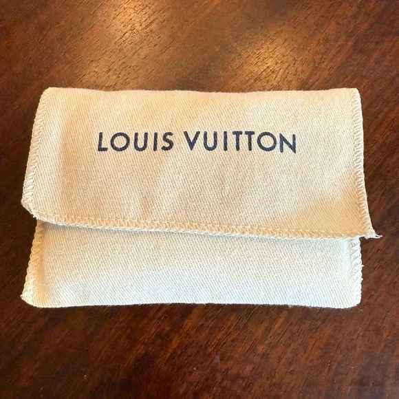 AUTHENTIC Louis Vuitton Key Pouch Demier Abene with dust cloth (N62658) - Picture 5 of 6